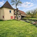 Holiday home Le Refuge, Maison De Charme Avec Piscine Lauzes